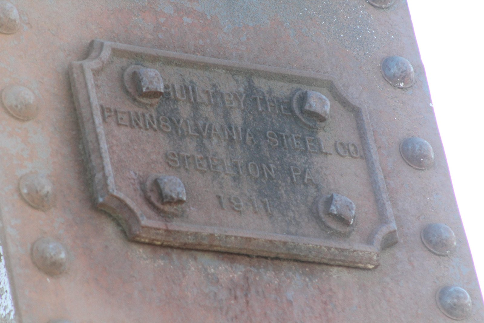 Plaque, truss span